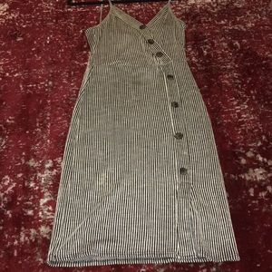 Super cute and flattering striped dress